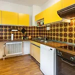 Regina Apartment *